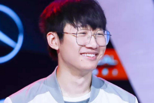 《LOL》宁王喷德云色观众脑子有问题 王思聪、PDD回应